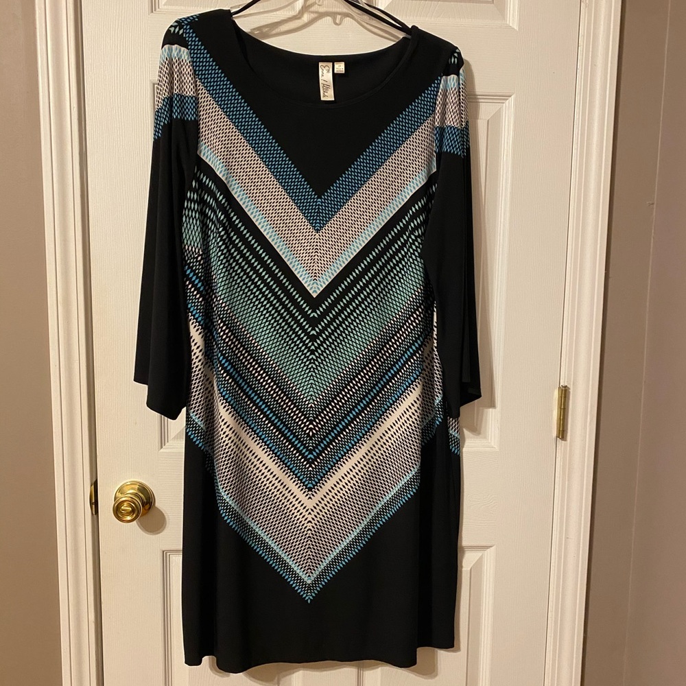 EUC Women’s abstract print 3/4 sleeve dress Size 2X